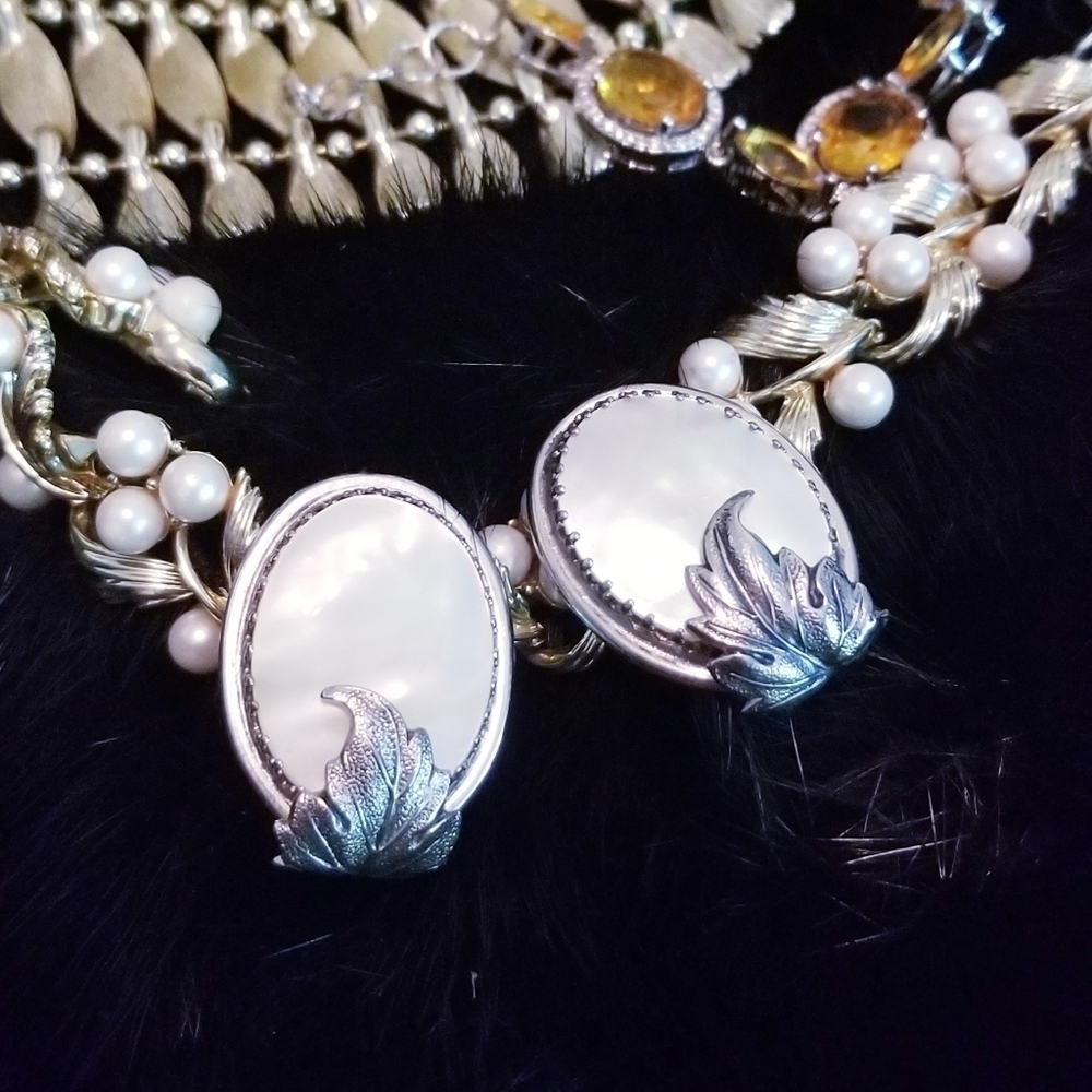 Rare Vintage Signed Whiting & Davis Mother of Pearl Oval Ornate Silver Earrin… - Picture 2 of 15